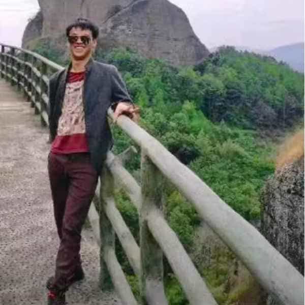 28岁岁广东单身帅哥 - 德宏吉缘网