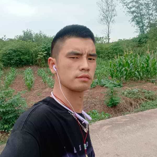 35岁岁四川单身帅哥 - 德宏吉缘网