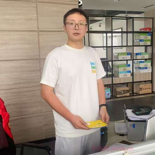 30岁岁江苏单身帅哥 - 德宏吉缘网